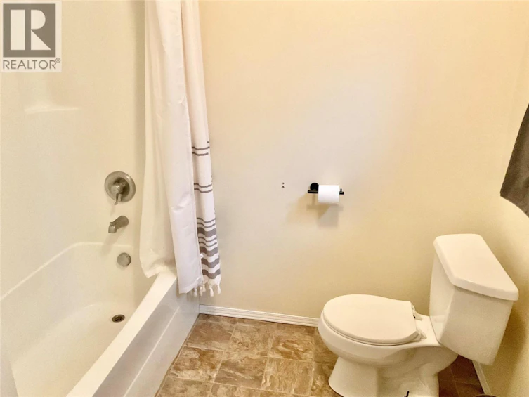 706 Central Avenue, Midway, BC, V0H 1M0 - 52
