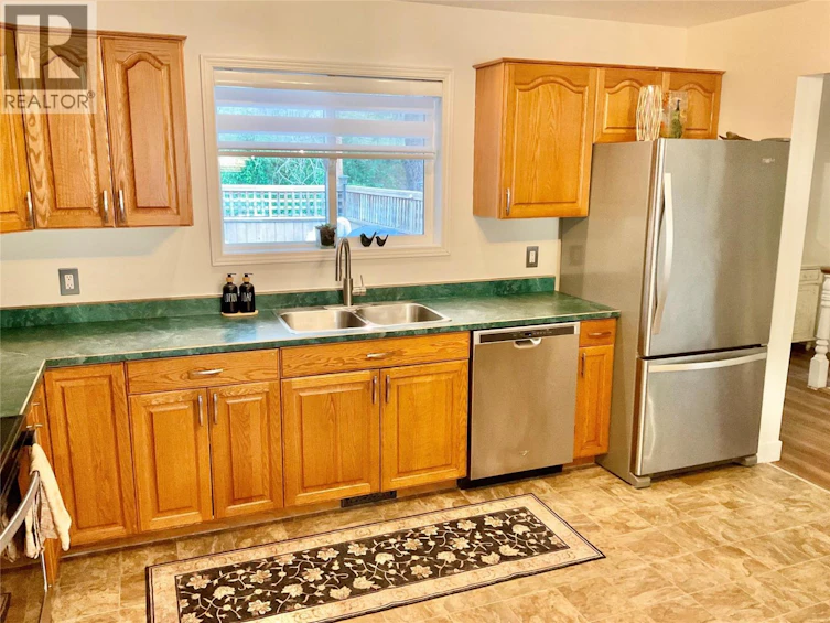 706 Central Avenue, Midway, BC, V0H 1M0 - 30