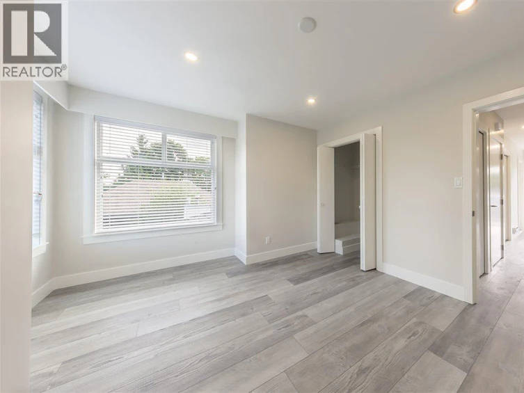 1222 E 12th Avenue, Vancouver, BC, V5T 2J9 - 11
