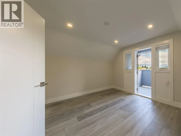 1222 E 12th Avenue, Vancouver, BC, V5T 2J9 - 14