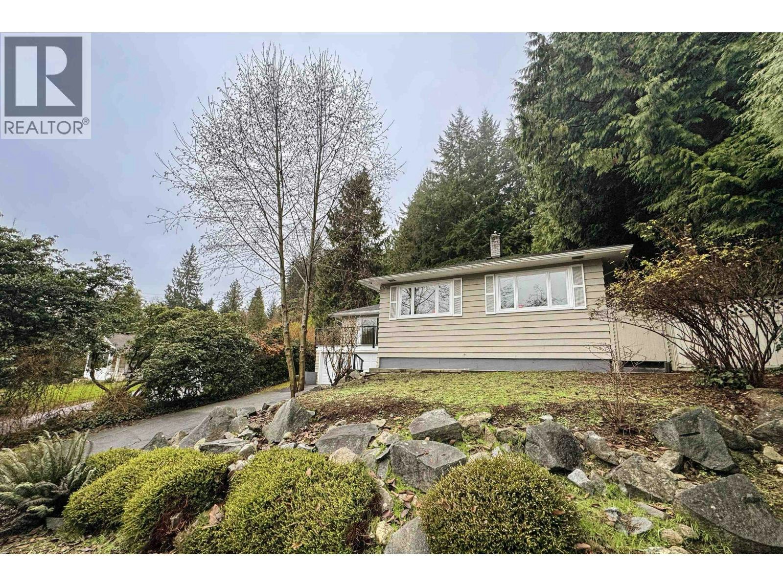 111 Bonnymuir Drive, West Vancouver, BC, V7S 1L4