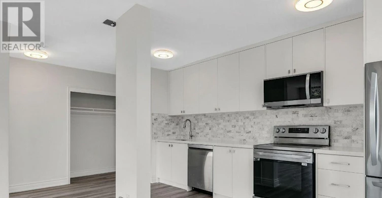 12-18 Kenrae Road, Toronto, ON, M4G 1Y1 - 8