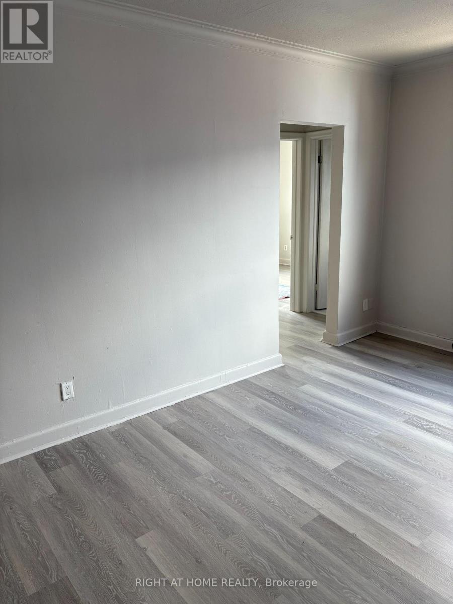 1020 O'connor Drive, Toronto, ON, M4B 2T3 - 10