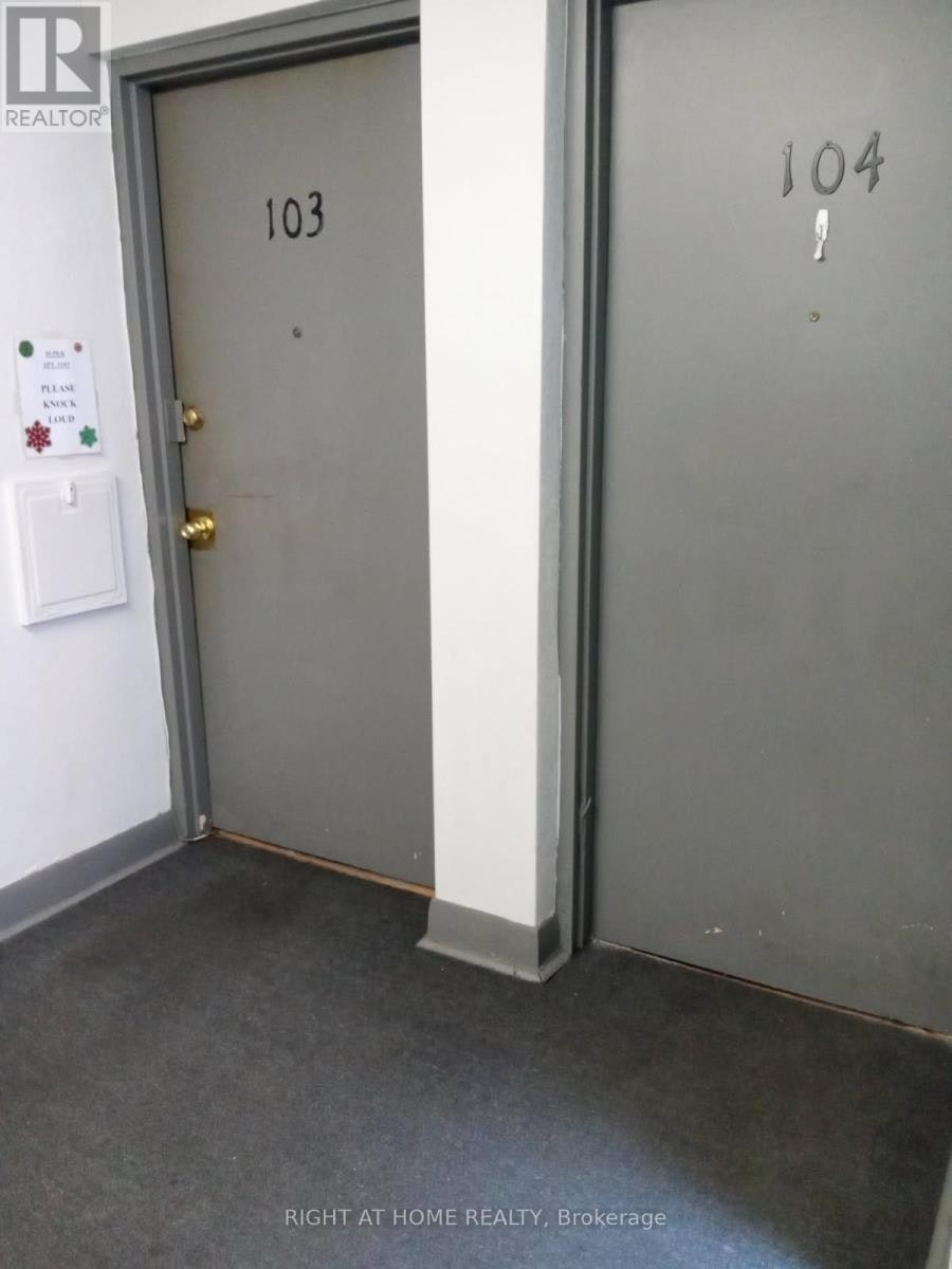 1020 O'connor Drive, Toronto, ON, M4B 2T3 - 19