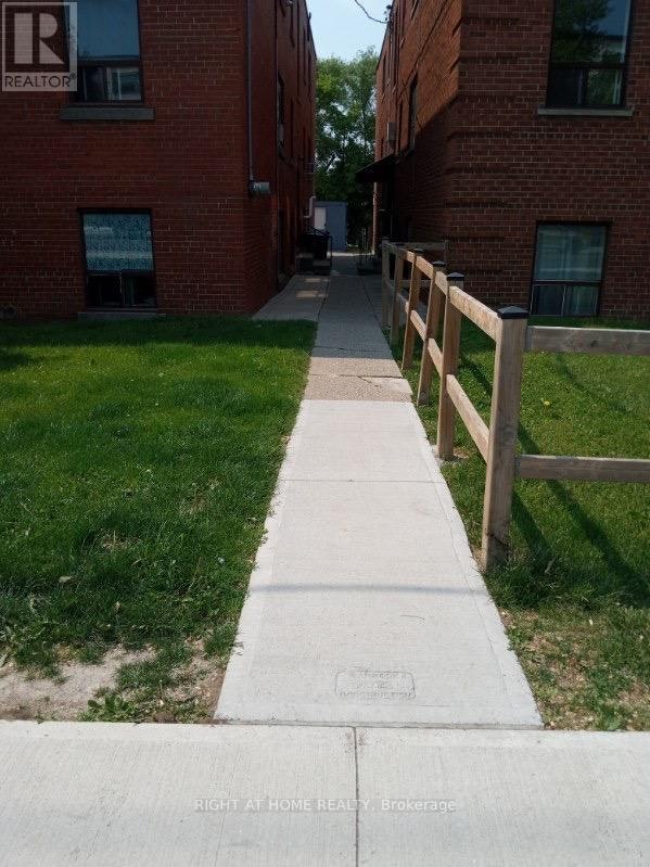 1020 O'connor Drive, Toronto, ON, M4B 2T3 - 6