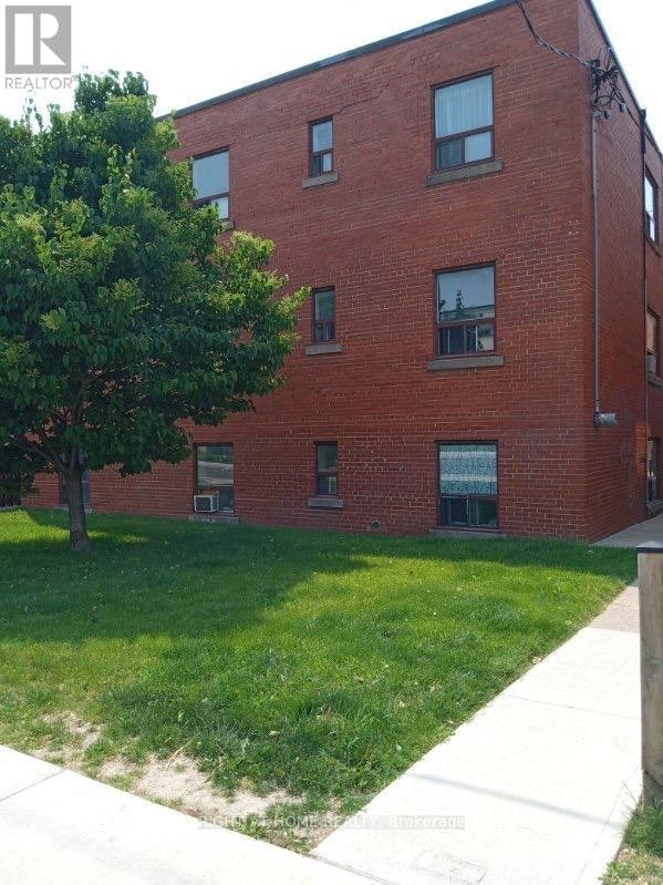 1020 O'connor Drive, Toronto, ON, M4B 2T3 - 7