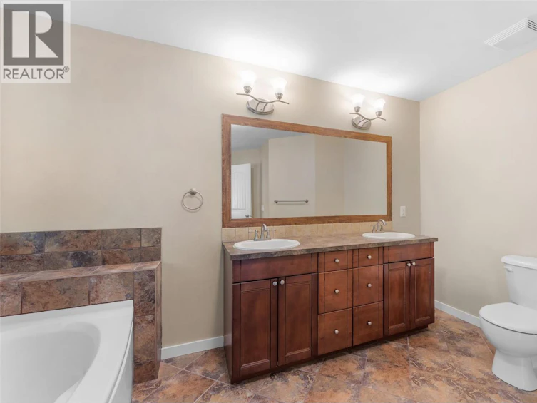2828 Bentley Road, West Kelowna, BC, V4T 3A9 - 29