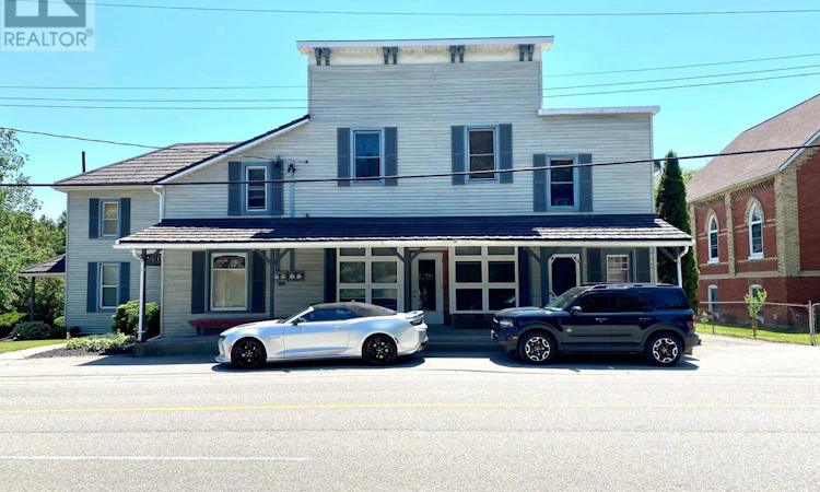 407 Main Street E