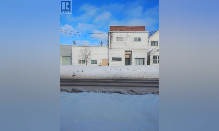 90-92 Wellington Street W