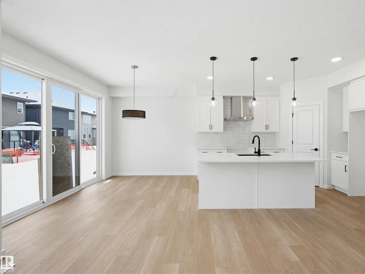 2535 211 Street NW, Edmonton, AB, T6M 3H1 - 2