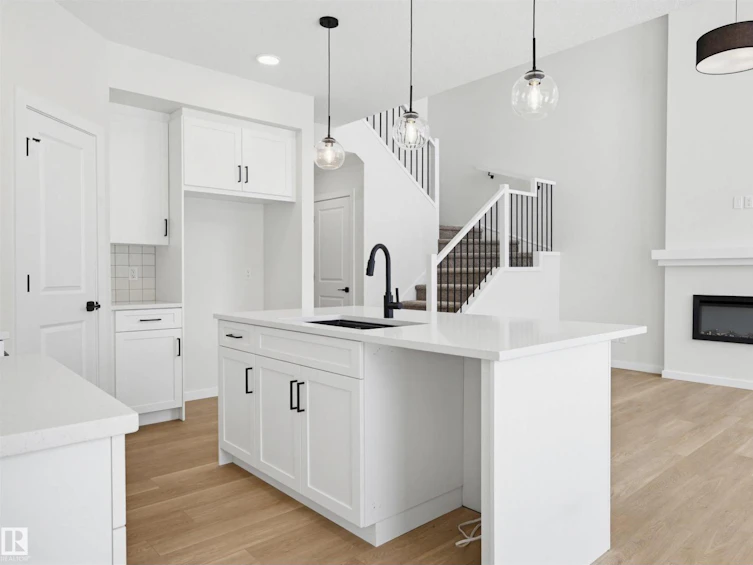 2535 211 Street NW, Edmonton, AB, T6M 3H1 - 4