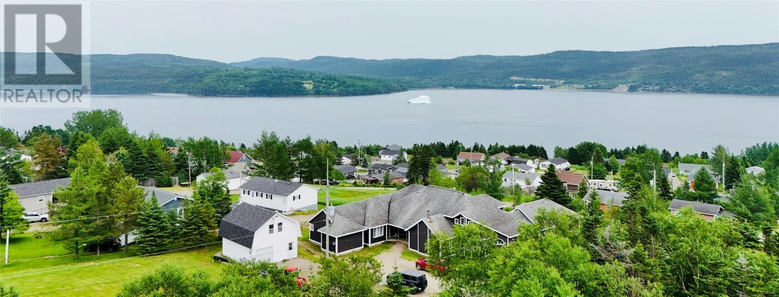 10 Hillcrest Road, King's Point, NL