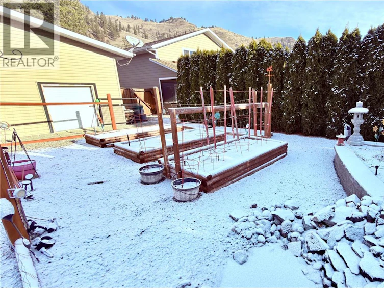 694 Palmerston Avenue, Midway, BC, V0H 1M0 - 15