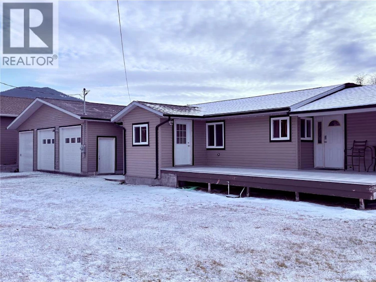 694 Palmerston Avenue, Midway, BC, V0H 1M0