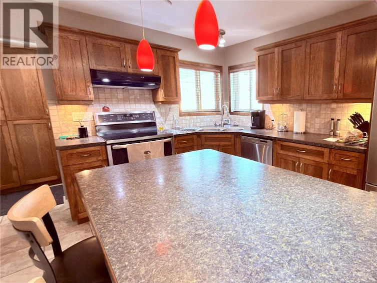 694 Palmerston Avenue, Midway, BC, V0H 1M0 - 36
