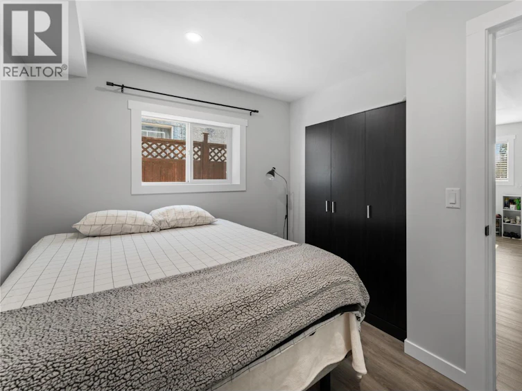 950 Raymer Avenue, Kelowna, BC, V1Y 4Z9 - 24