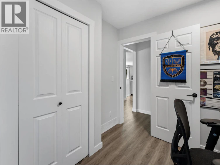950 Raymer Avenue, Kelowna, BC, V1Y 4Z9 - 14