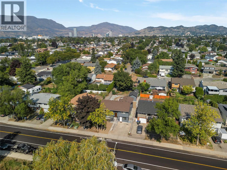 950 Raymer Avenue, Kelowna, BC, V1Y 4Z9 - 3