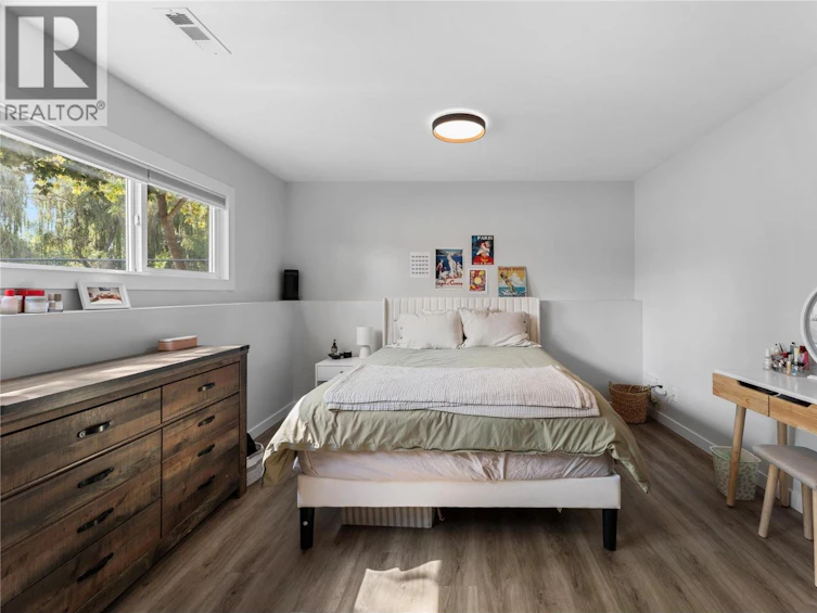 950 Raymer Avenue, Kelowna, BC, V1Y 4Z9 - 22