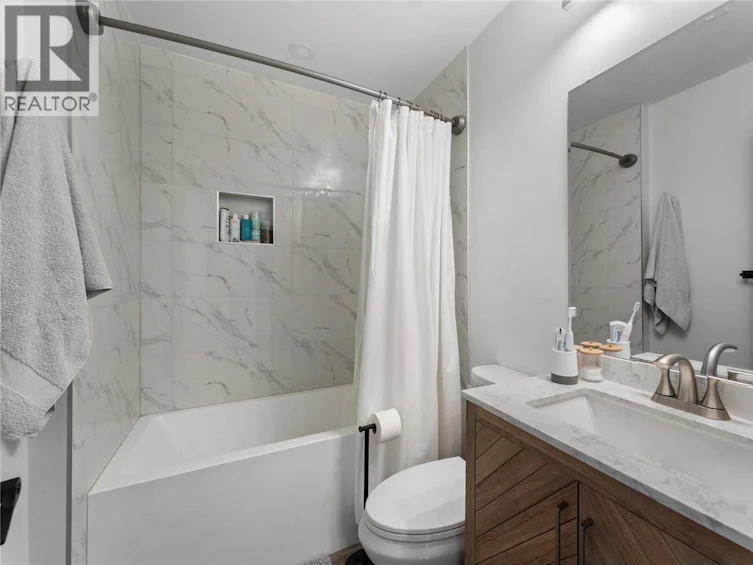 950 Raymer Avenue, Kelowna, BC, V1Y 4Z9 - 25