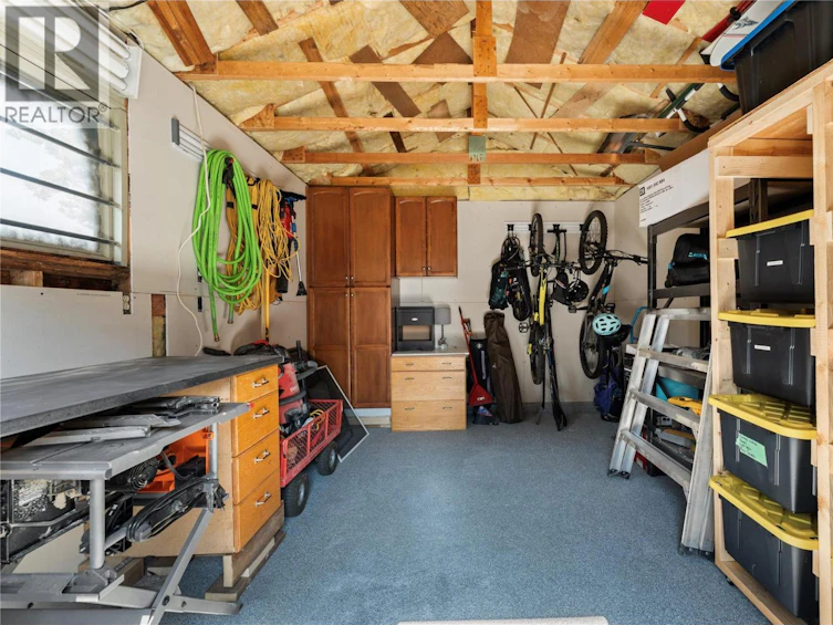 950 Raymer Avenue, Kelowna, BC, V1Y 4Z9 - 37