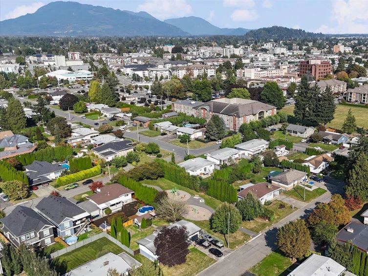 45415 Barton Avenue, Chilliwack, BC, V2P 1L1 - 31