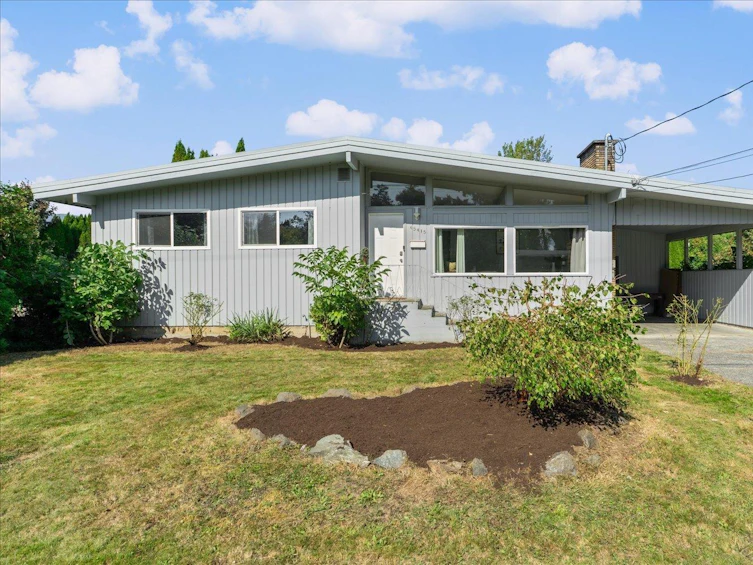 45415 Barton Avenue, Chilliwack, BC, V2P 1L1