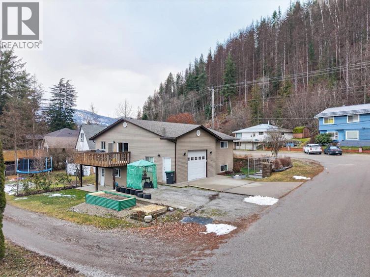 120 Kootenay Avenue, Castlegar, BC, V1N 4H4 - 47
