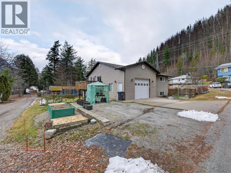 120 Kootenay Avenue, Castlegar, BC, V1N 4H4 - 44