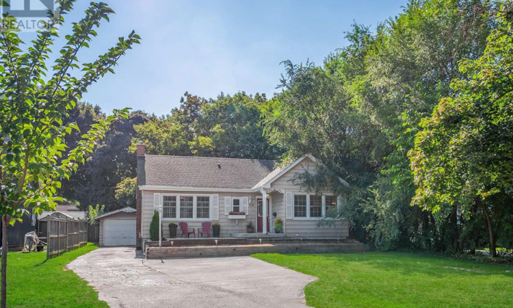 938 King Road