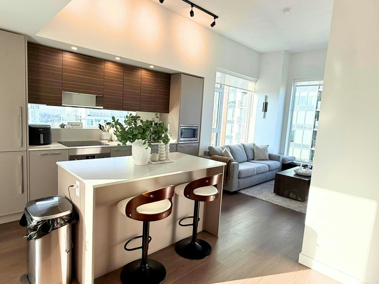 3304-13745 George Junction Street, Surrey, BC, V3T 4Y3