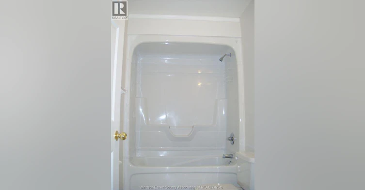 PER ROOM-675 Chippawa, Windsor, ON, N9C 0A6 - 10