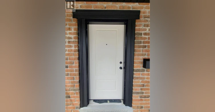 PER ROOM-3218 Baby, Windsor, ON, N9C 1K5 - 3