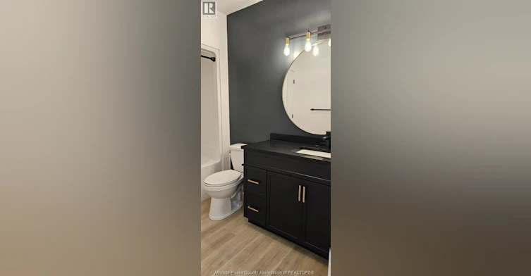 PER ROOM-3218 Baby, Windsor, ON, N9C 1K5 - 9
