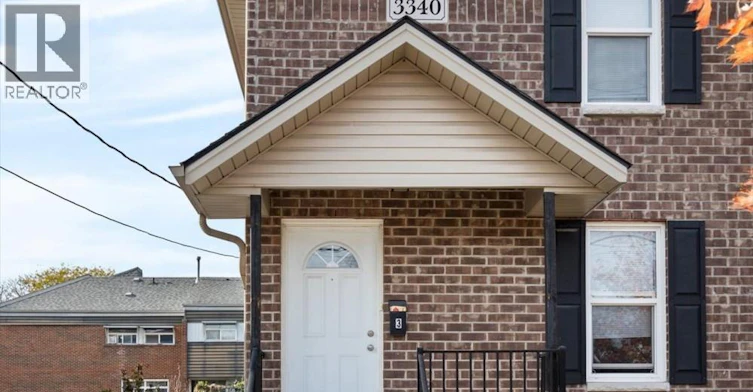 PER ROOM-3340 Bloomfield, Windsor, ON, N9C 1R3 - 3