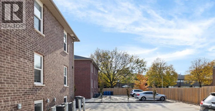 1-3340 Bloomfield, Windsor, ON, N9C 1R3 - 8