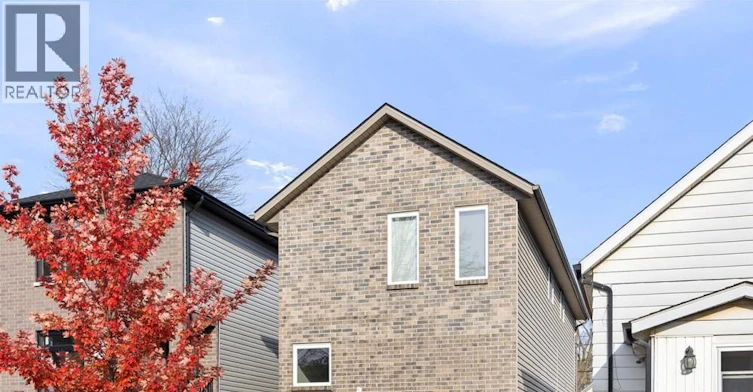 PER ROOM-700 Bridge Avenue, Windsor, ON, N9B 2M6