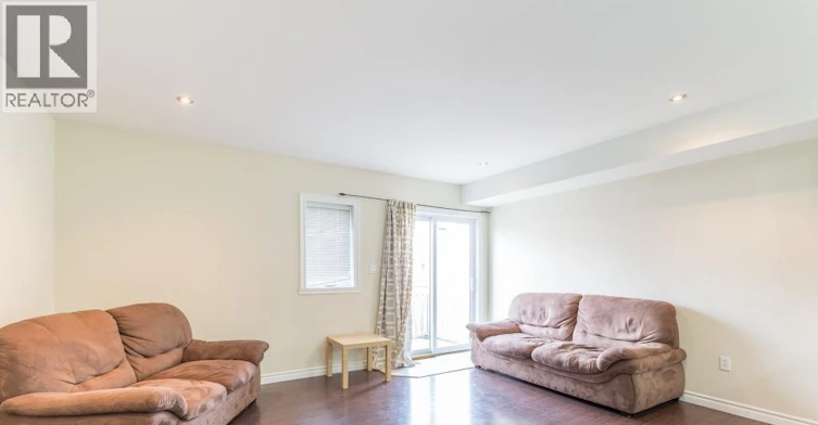 PER ROOM-700 Bridge Avenue, Windsor, ON, N9B 2M6 - 4