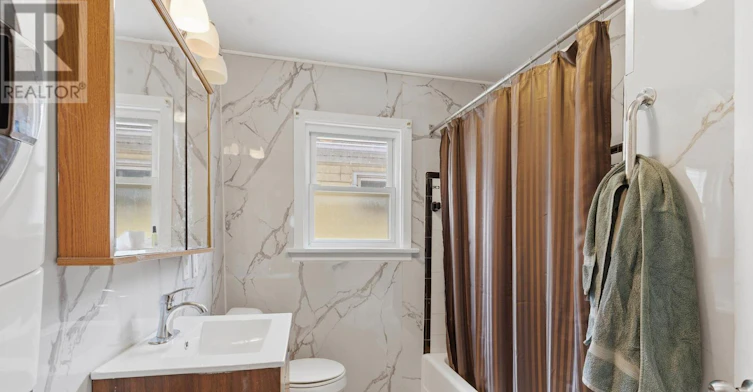 UPPER-25 Pelham Road, St. Catharines, ON, L2S 1R1 - 15