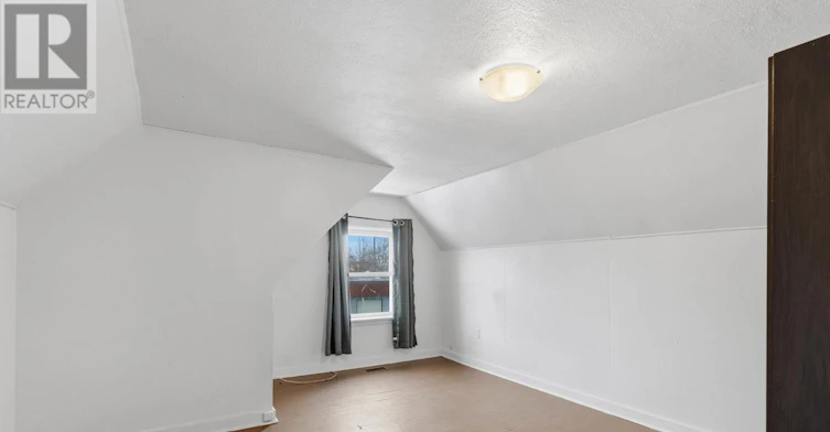UPPER-25 Pelham Road, St. Catharines, ON, L2S 1R1 - 22