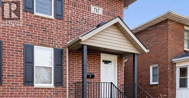 PER ROOM-717 St. Antoine, Windsor, ON, N9C 3H5 - 4