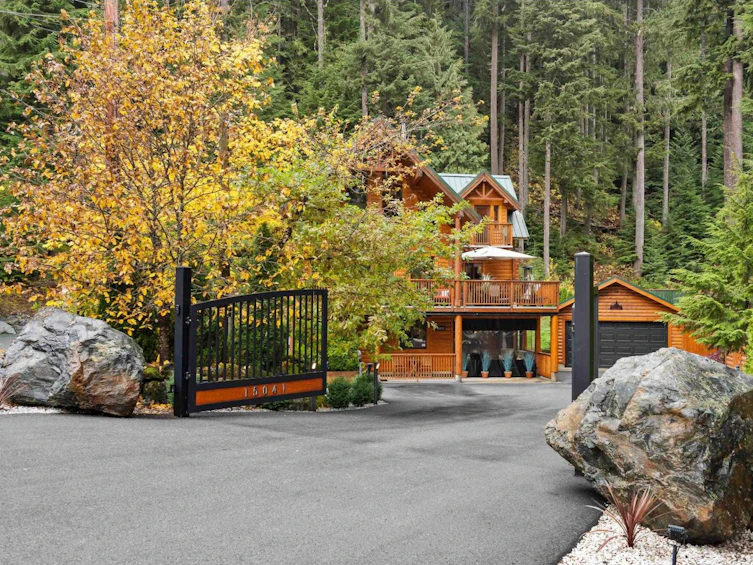 15041 Root Roundabout, Hope, BC, V0X 1L5 - 2