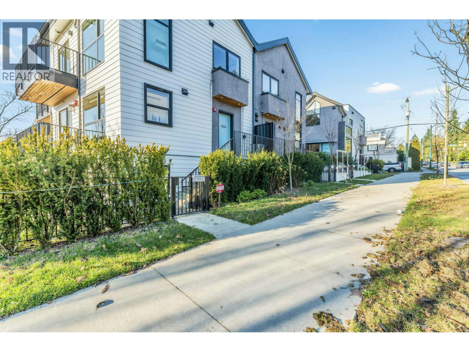 7357 Oak Street, Vancouver, BC, V6P 1V9