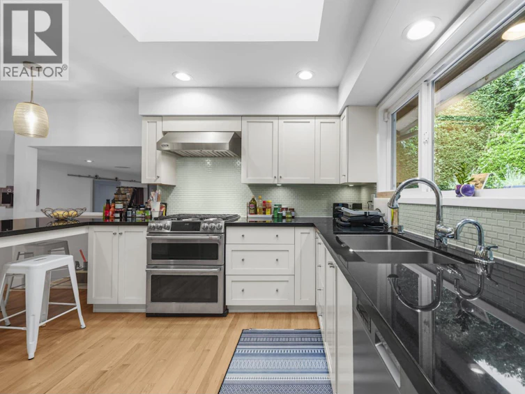 5154 Ranger Avenue, North Vancouver, BC, V7R 3M4 - 10