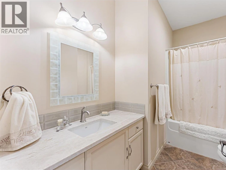 665 Denali Drive, Kelowna, BC, V1V 2P5 - 15
