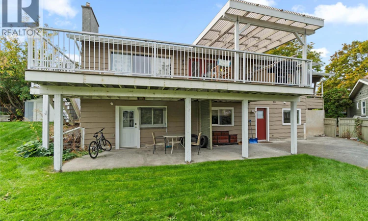 Court-209 E Bestwick
