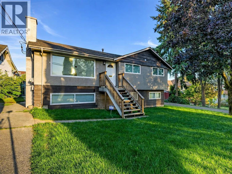 371-375 Blue Mountain Street, Coquitlam, BC, V3K 4J7 - 5
