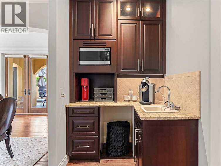 660 Almandine Court, Kelowna, BC, V1W 4Z5 - 14