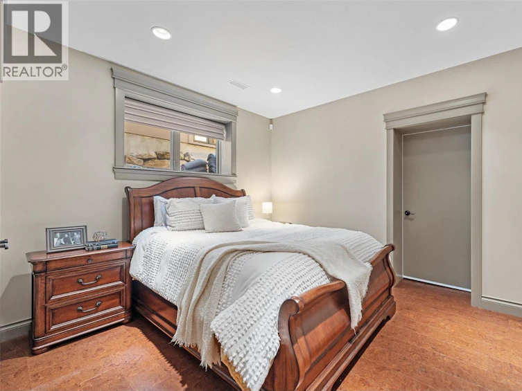 660 Almandine Court, Kelowna, BC, V1W 4Z5 - 48