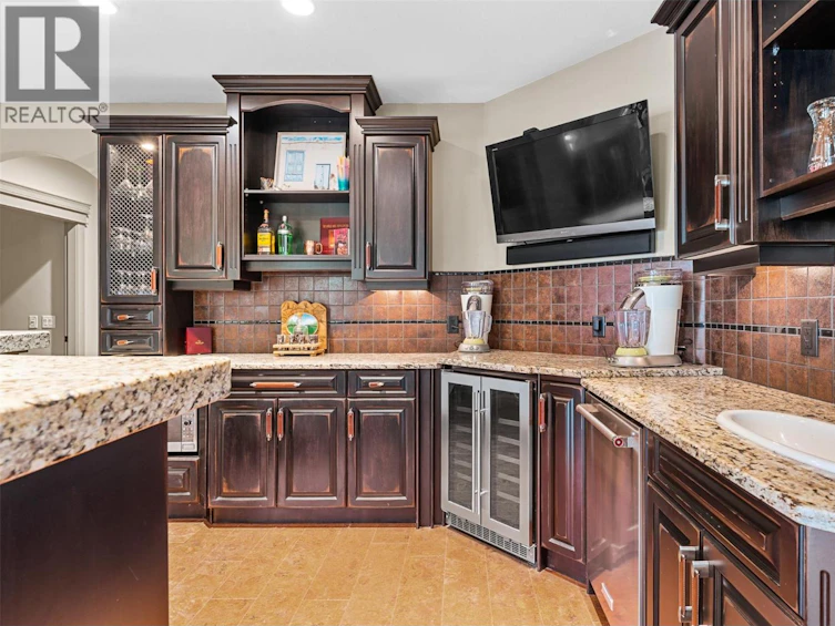 660 Almandine Court, Kelowna, BC, V1W 4Z5 - 44